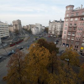 Apartamenty Planet zlokalizowane są w Centrum Warszawy blisko głównych węzłów komunikacyjnych i warszawskiego metra.
